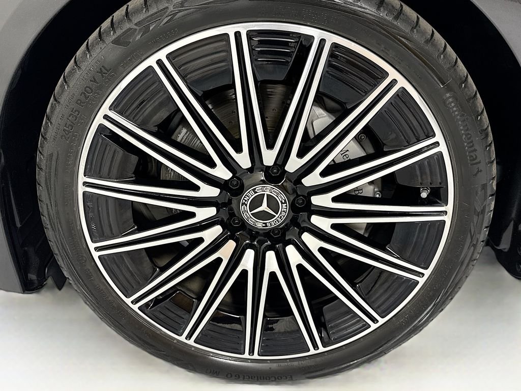 Certified Used 2025 Graphite Gray Metallic Mercedes-Benz CLE 300 image 28