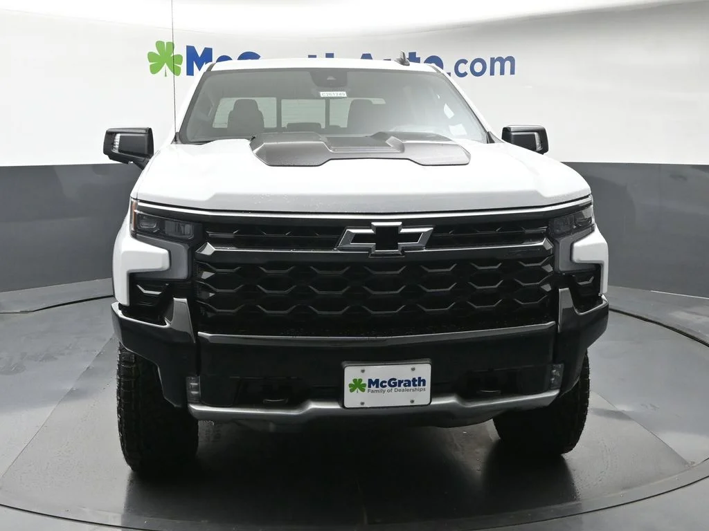 New 2026 White Chevrolet ZR2 image 5