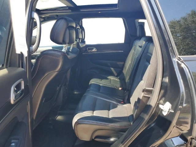 Used 2018 Diamond Black C Jeep Trailhawk image 27