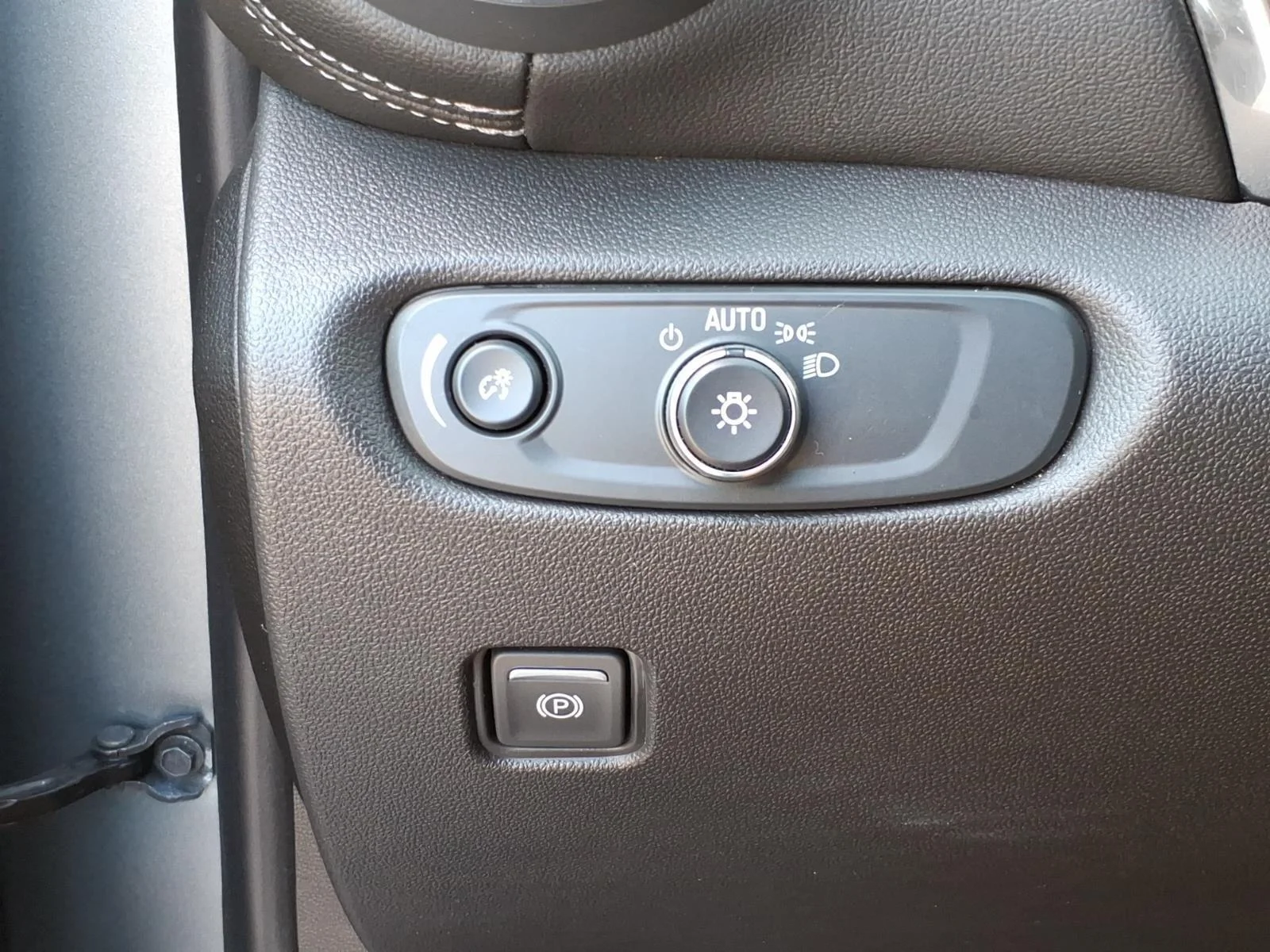 Used 2024 Sterling Gray Metallic Chevrolet LT image 16