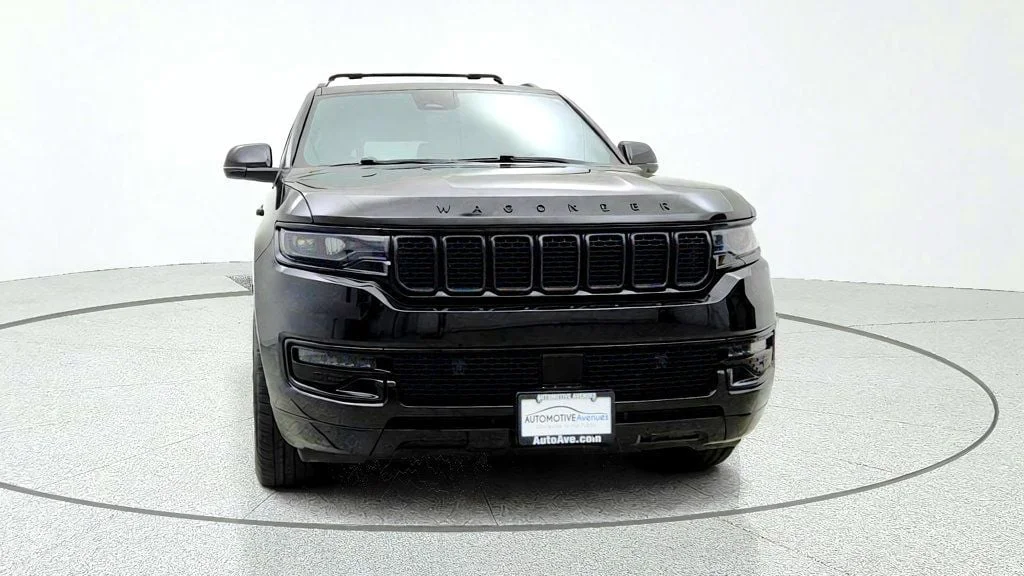 Used 2023 Diamond Black Crystal Pearlcoat Jeep Series II Carbide 4x4 w/ Tri-Pane Roof & Captain
