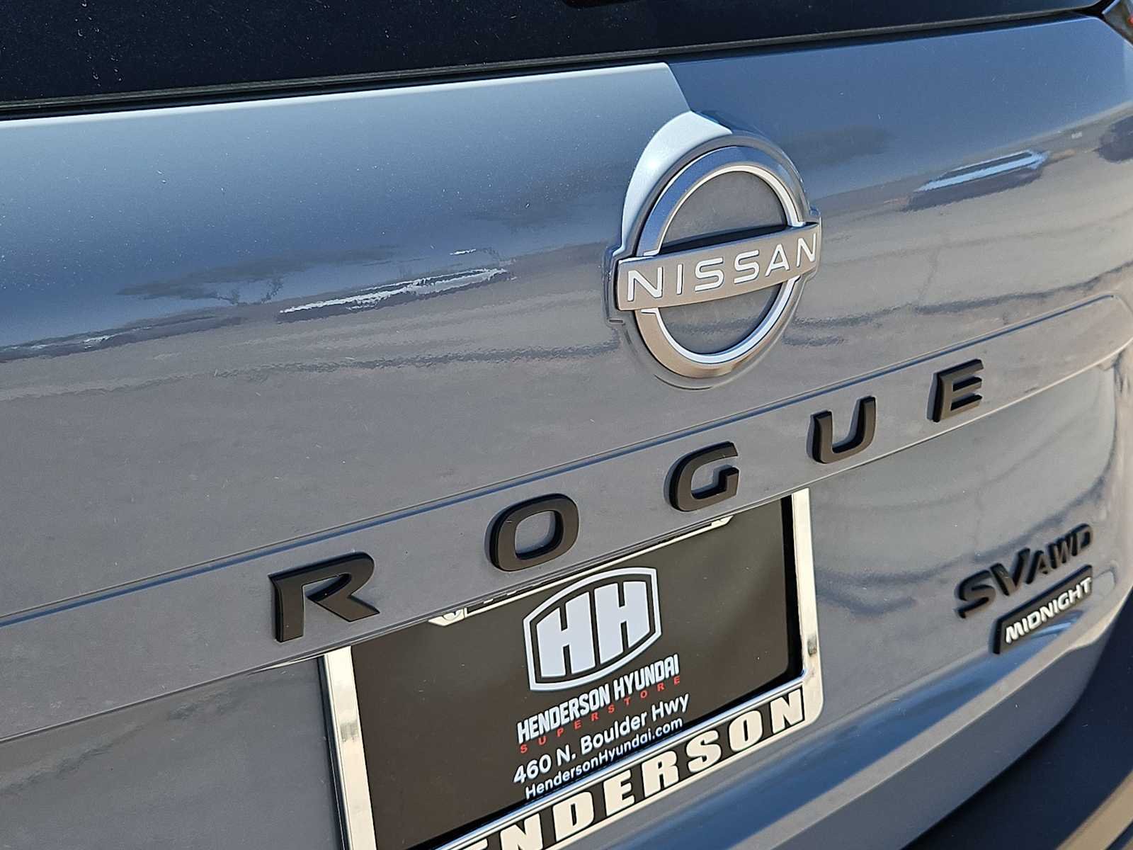 Used 2023 Boulder Gray Pearl/Super Black Nissan SV image 12