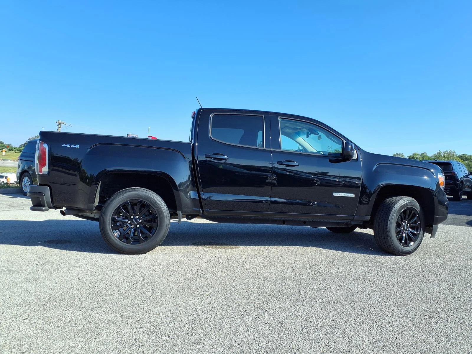 Used 2022 Onyx Black GMC 4WD Elevation image 30