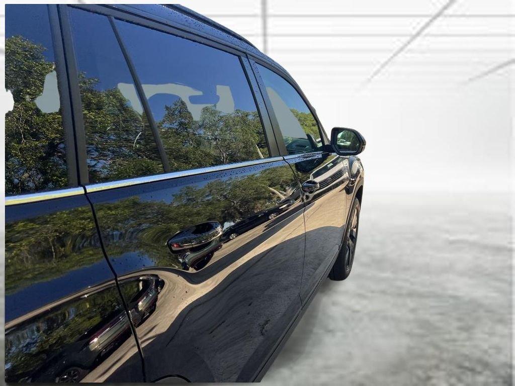 New 2026 Black Volkswagen SE w/Technology image 33