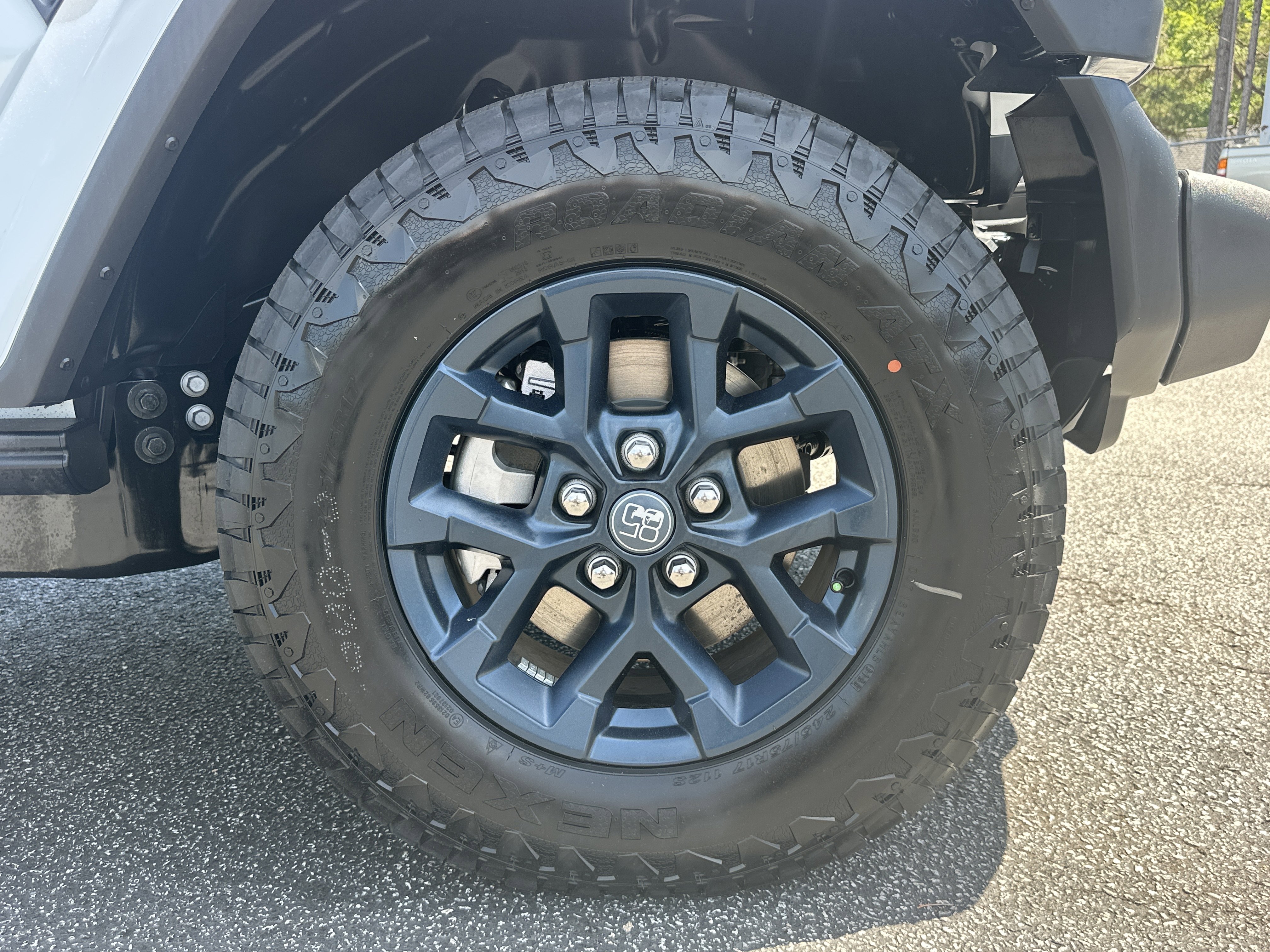 New 2026 Bright White Clear-Coat Exterior Paint Jeep 85th Anniversary image 13