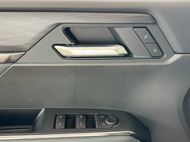 2026 GMC Acadia AT4 - Photo 13