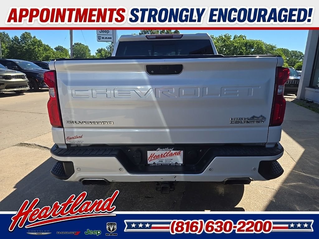 Used 2019 Beige Chevrolet High Country image 10