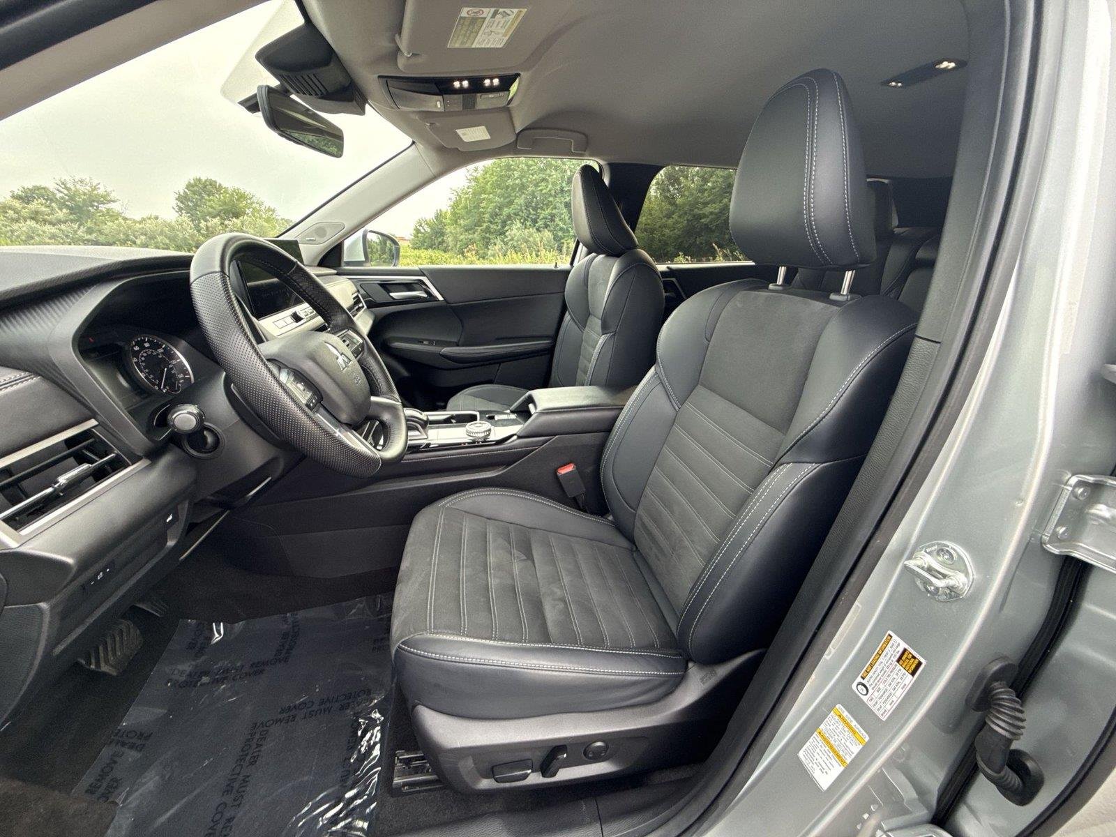 Used 2025 Alloy Silver Metallic Mitsubishi SE image 14
