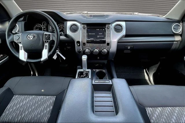 Used 2018 White Toyota SR5 image 8