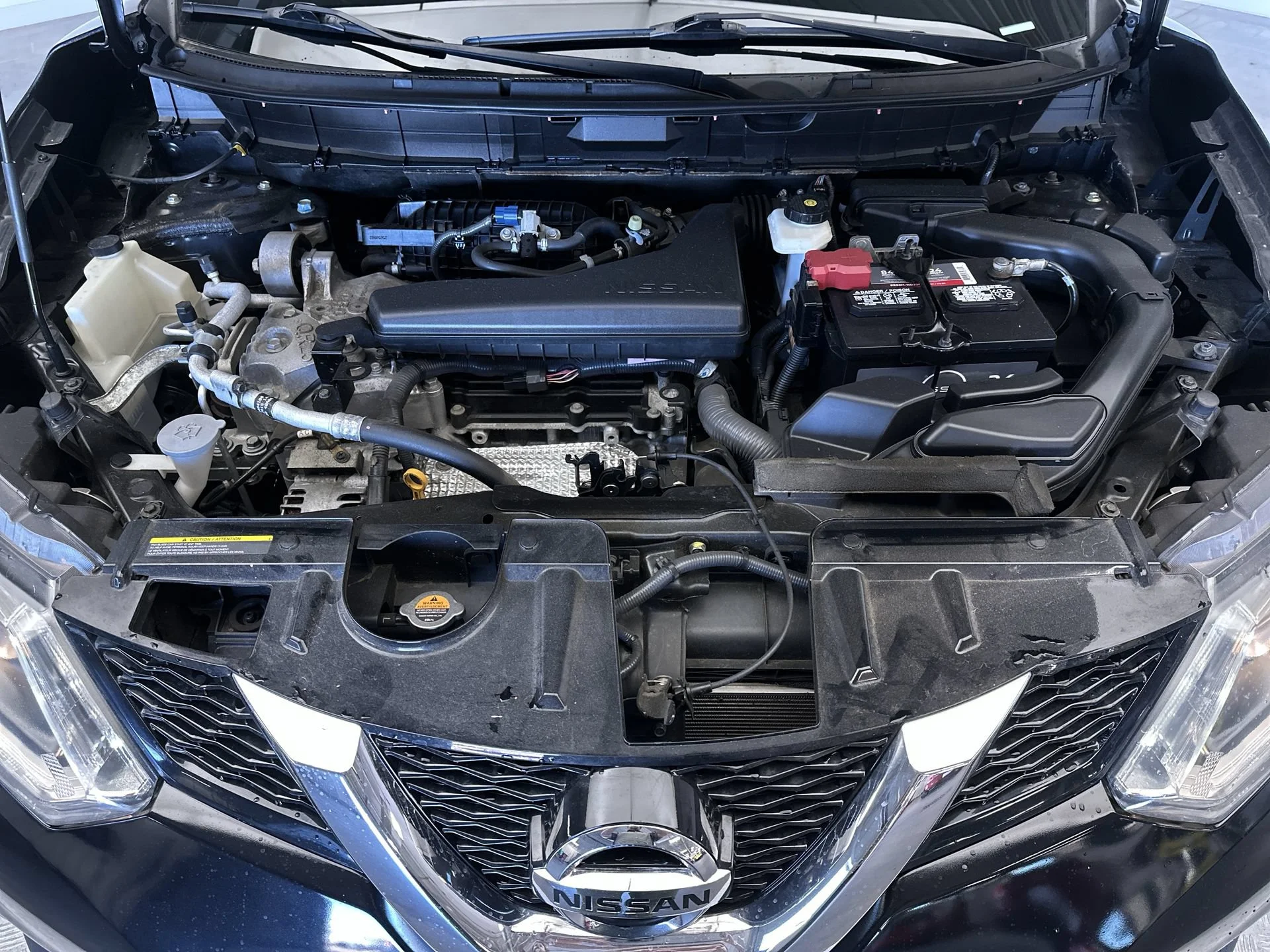 Used 2016 Magnetic Black Nissan SL image 28