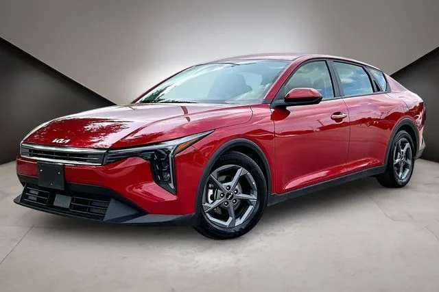 2025 Kia K4 LXS AT's photo