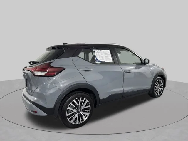 Used 2023 Gray Nissan SV image 13
