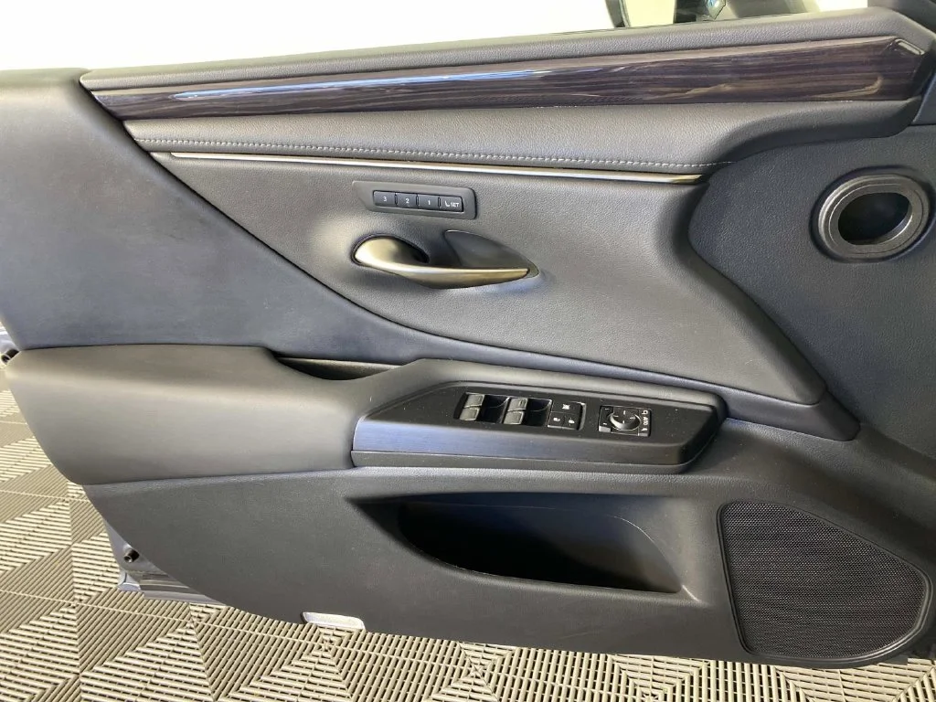 Used 2021 Gray Pearl Lexus 350 image 23