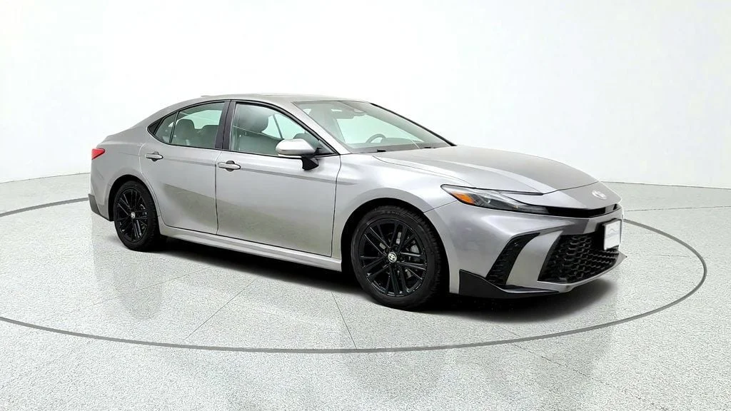Used 2025 Heavy Metal Toyota SE w/ Power Moonroof, Cold Weather Pkg & Convenience Pkg image 3