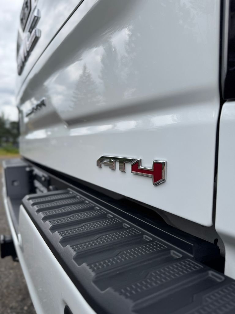 Used 2022 Summit White GMC AT4 image 51