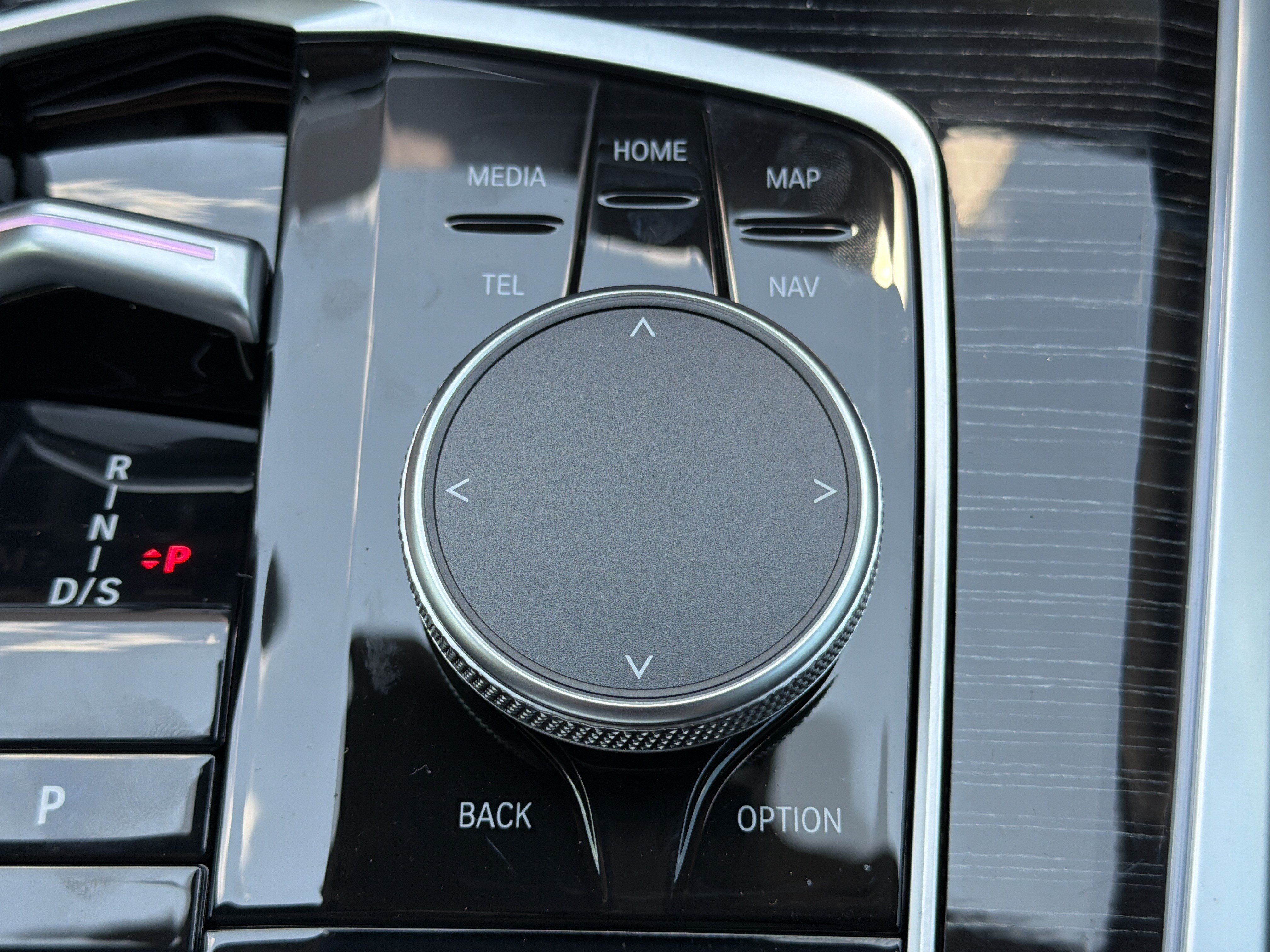 New 2026 Manhattan Green Metallic BMW sDrive40i image 8