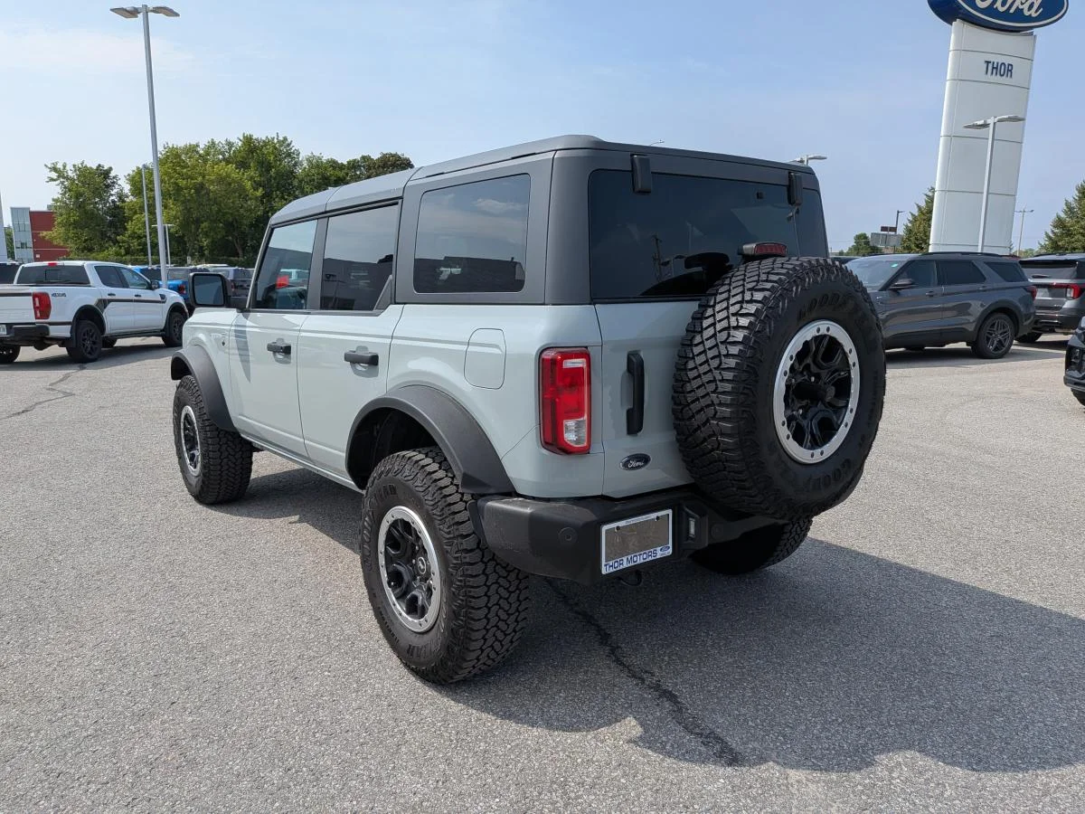 Used 2022 Grey Ford Base 4 Door Advanced image 8