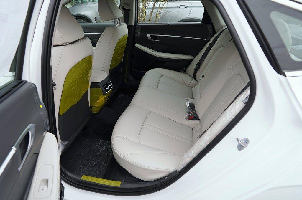 2025 Hyundai Sonata Hybrid Limited - Photo 28