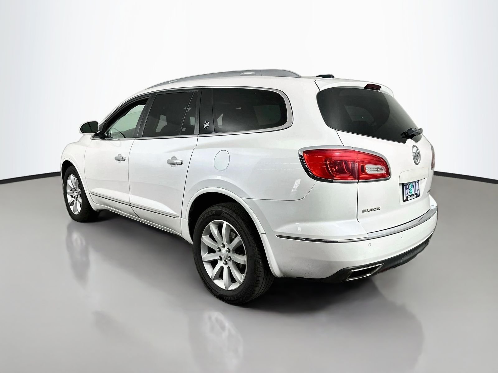 Used 2017 White Frost Tricoat Buick Premium Group image 6