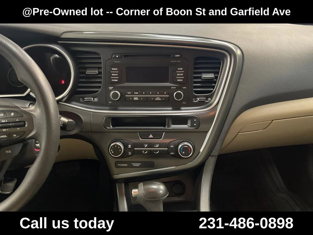 Used 2014 Red Kia LX image 19