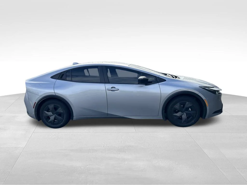 Certified Used 2024  Toyota LE image 6