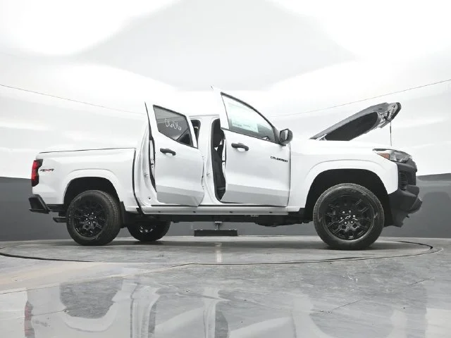 2026 Chevrolet Colorado Work Truck - Photo 31