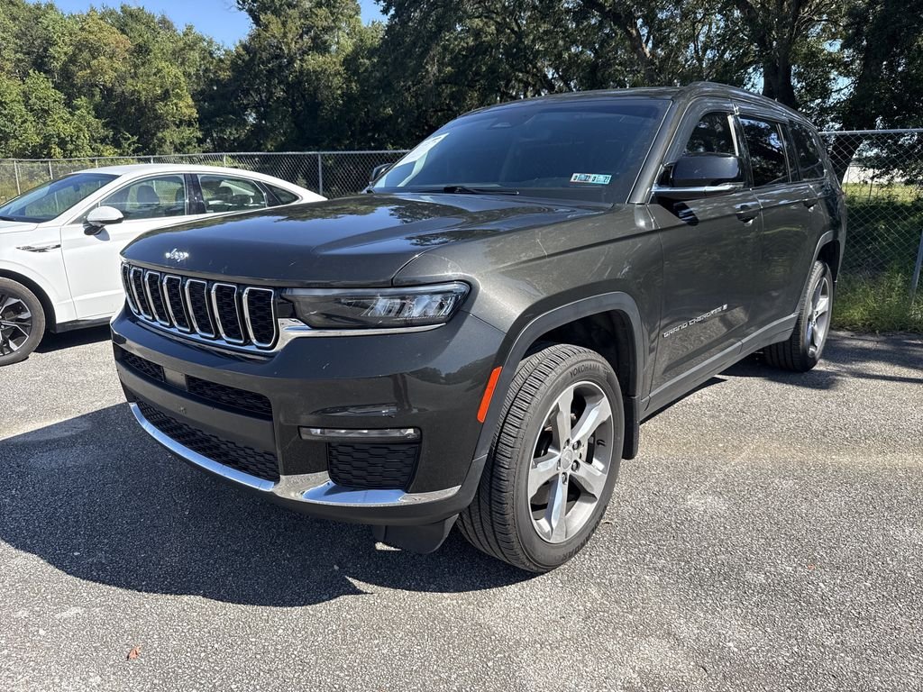 Used 2022 Rocky Mountain Pearlcoat Jeep Limited image 3