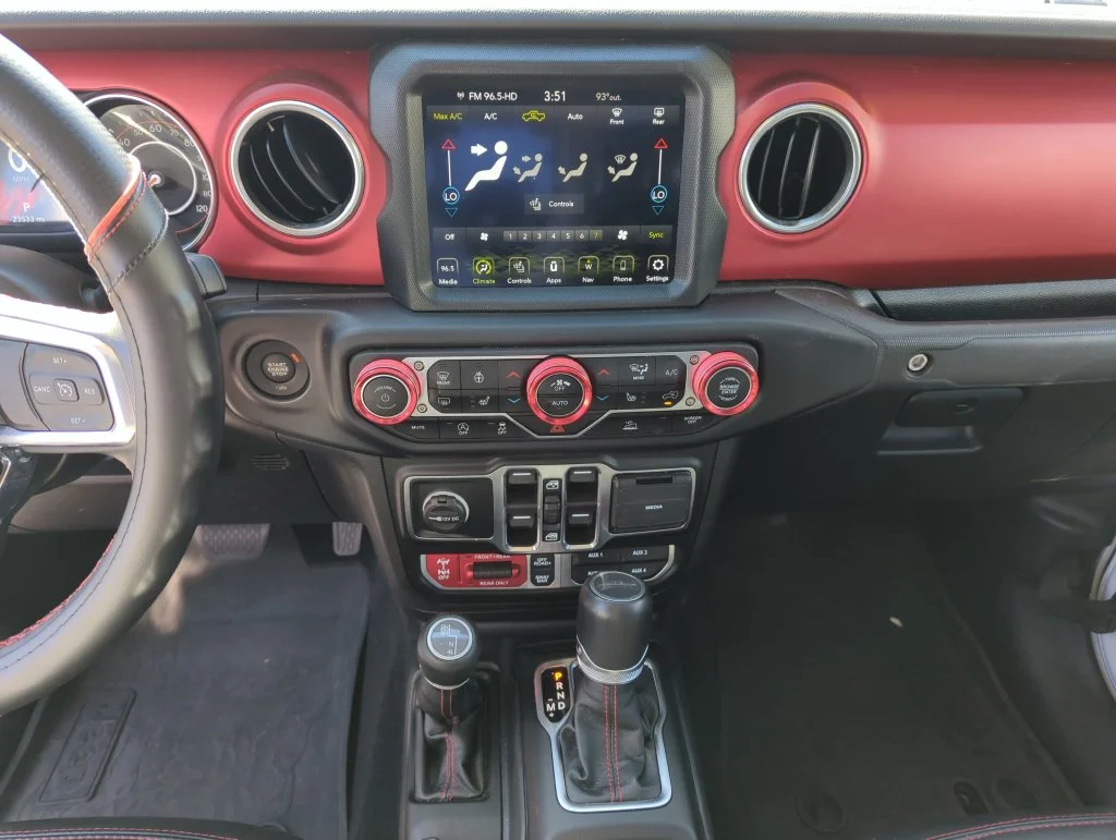 Used 2023 White Jeep Rubicon image 24