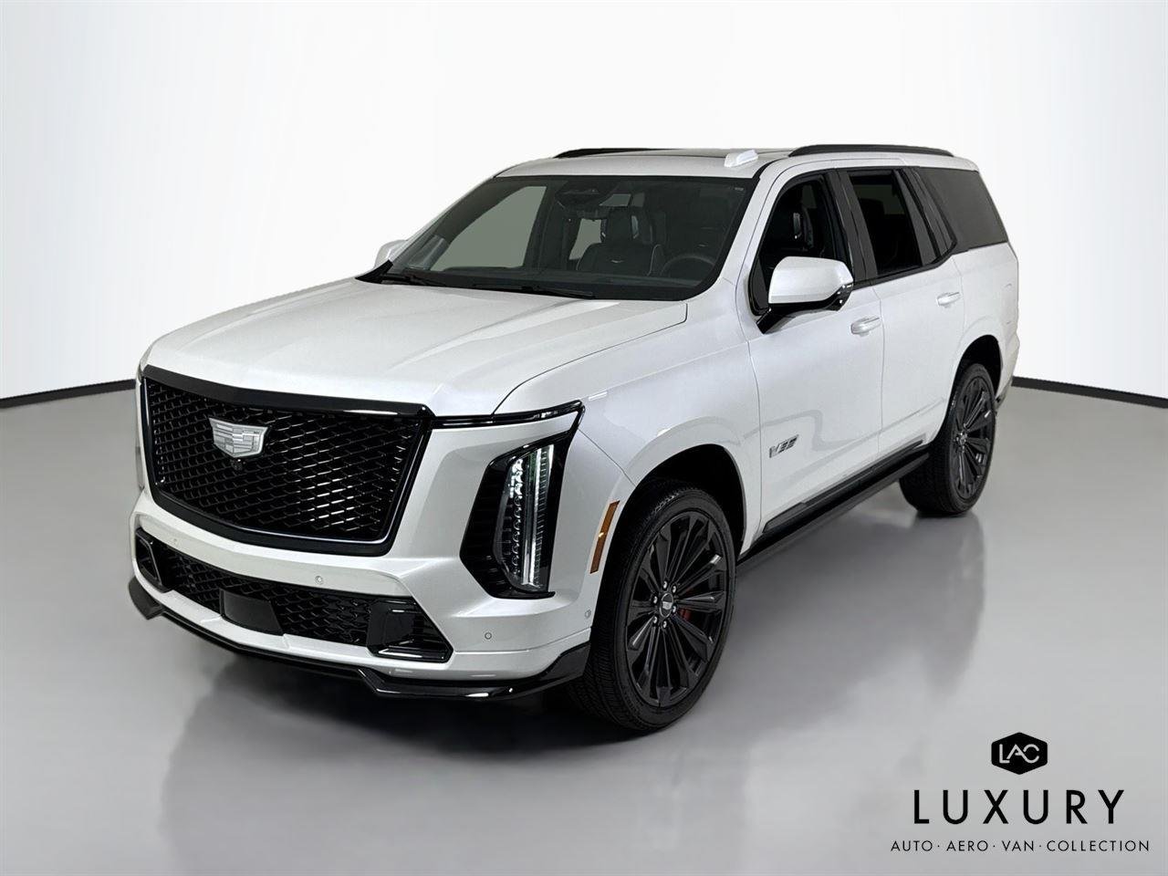 Used 2025 Crystal White Tricoat Cadillac AWD V-Series | Rear TVs | Super Cruise image 4