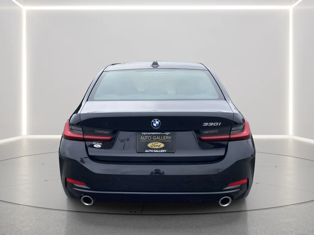 Used 2026 Black Sapphire Metallic BMW 330i image 5