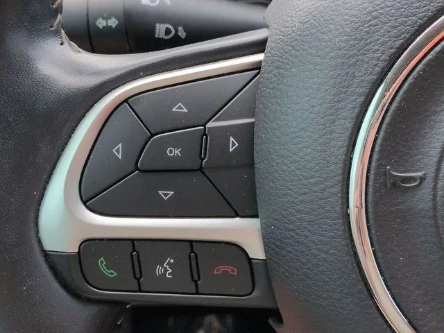 Certified Used 2020 Olive Green Pearlcoat Jeep Latitude image 23