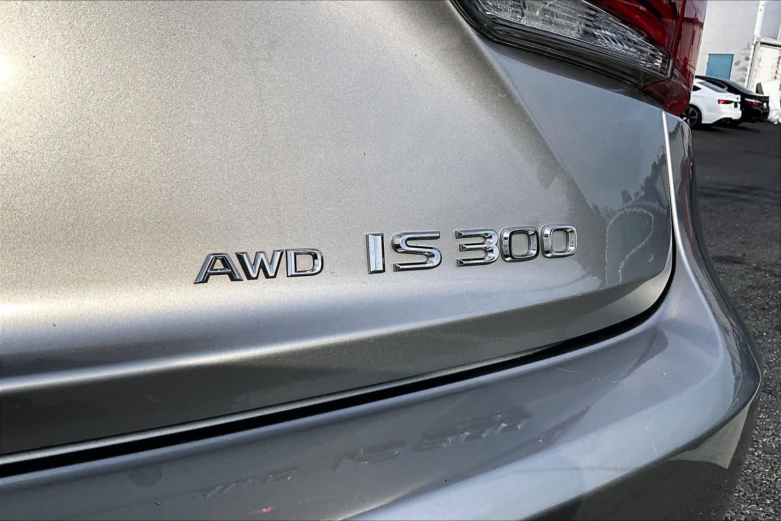 Used 2017 Atomic Silver Lexus  image 10
