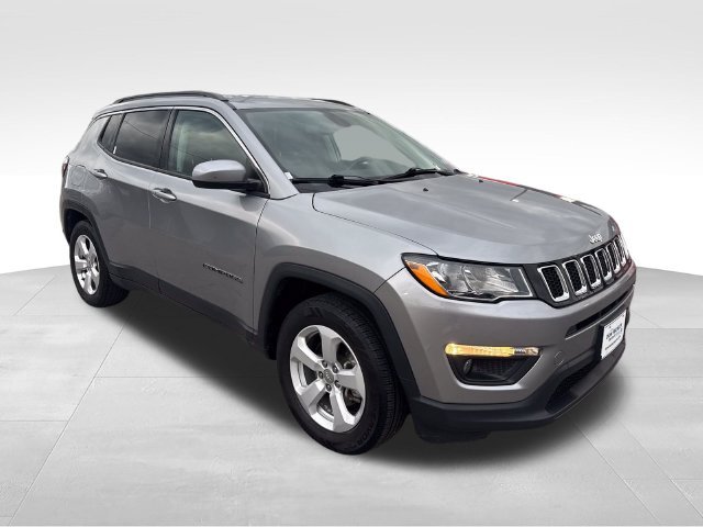Used 2020 Silver Jeep Latitude image 7