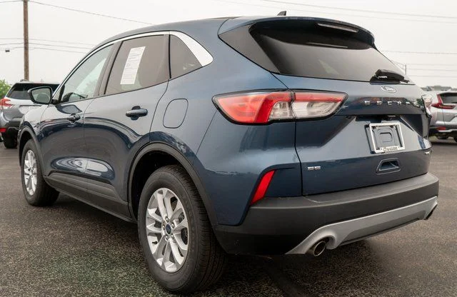 Used 2020 Blue Ford SE image 8
