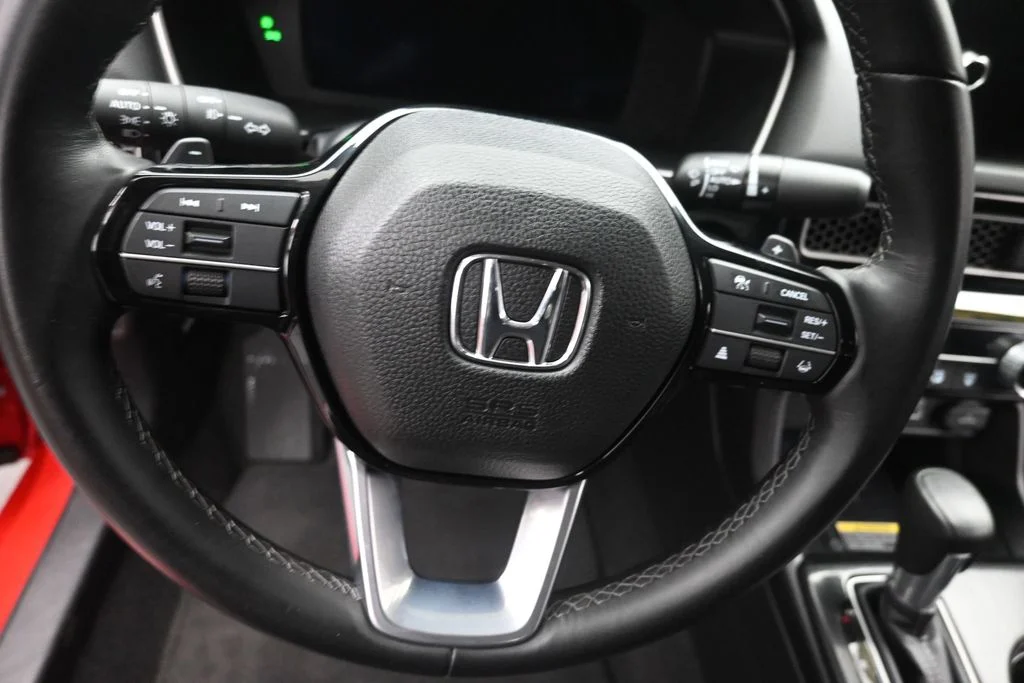 Used 2024 Red Honda Touring image 17