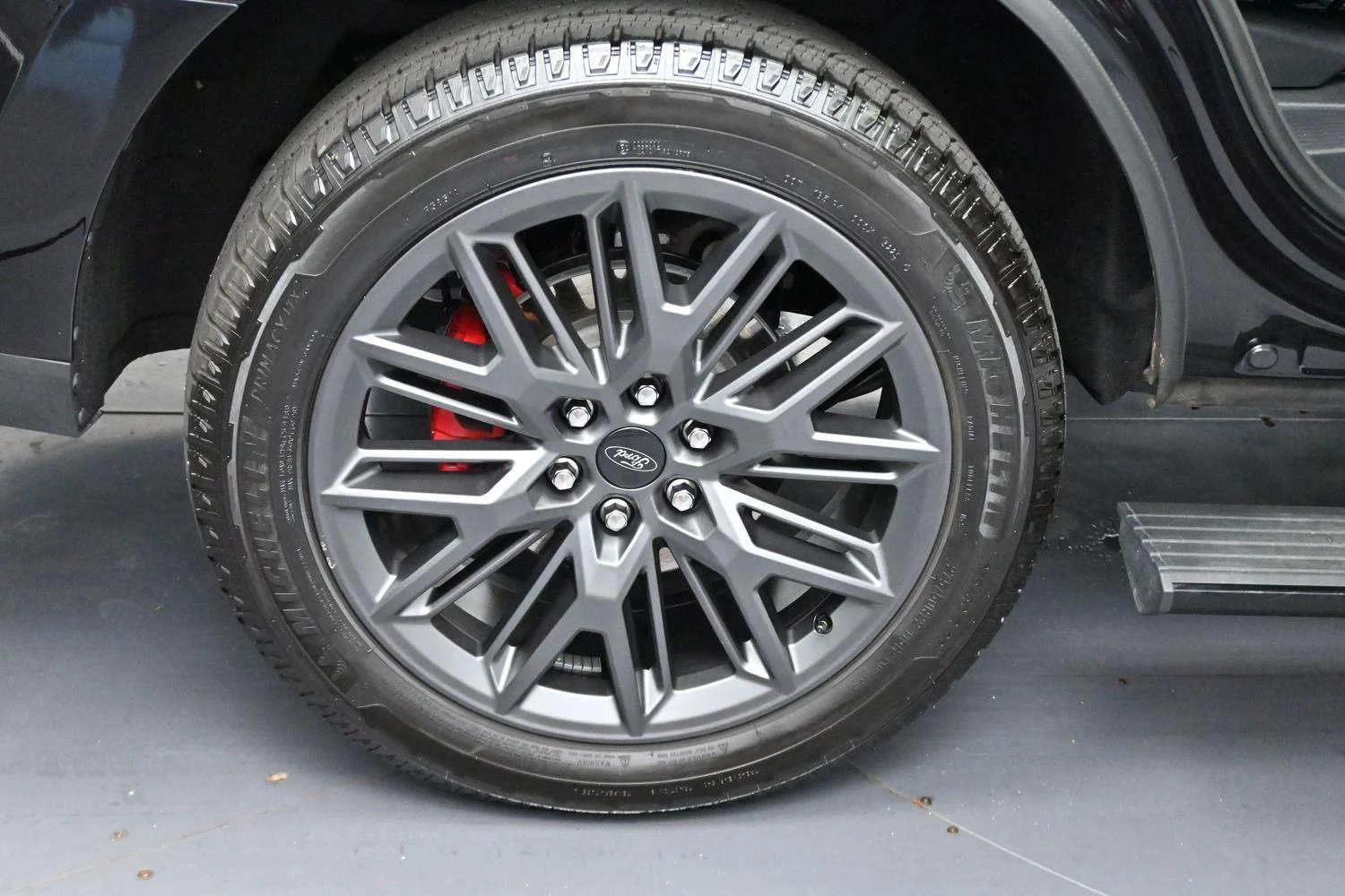 Used 2025 Black Ford Platinum image 48