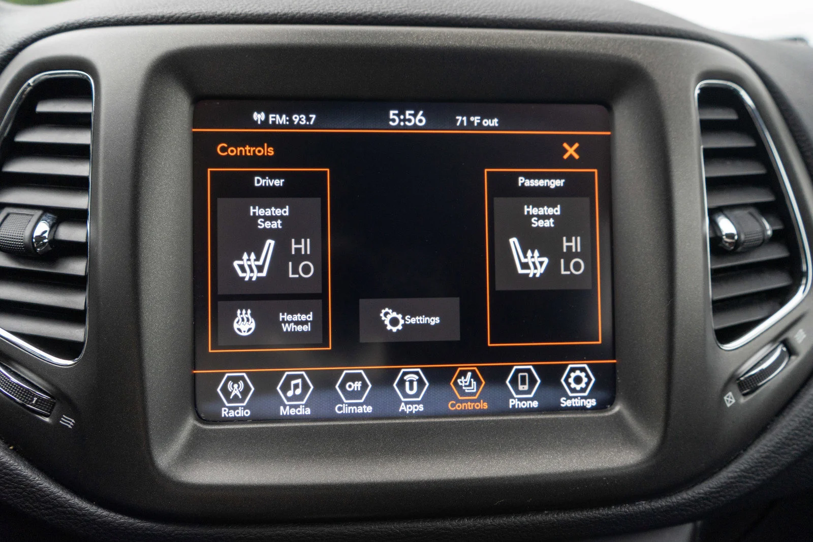 Used 2019 Diamond Black Crystal Pearlcoat Jeep Trailhawk image 17