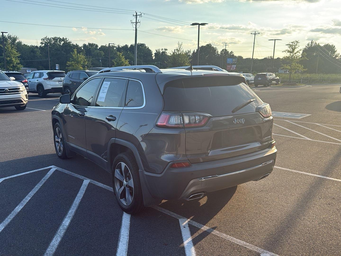 Used 2019 Granite Crystal Metallic Clearcoat Jeep Limited image 7
