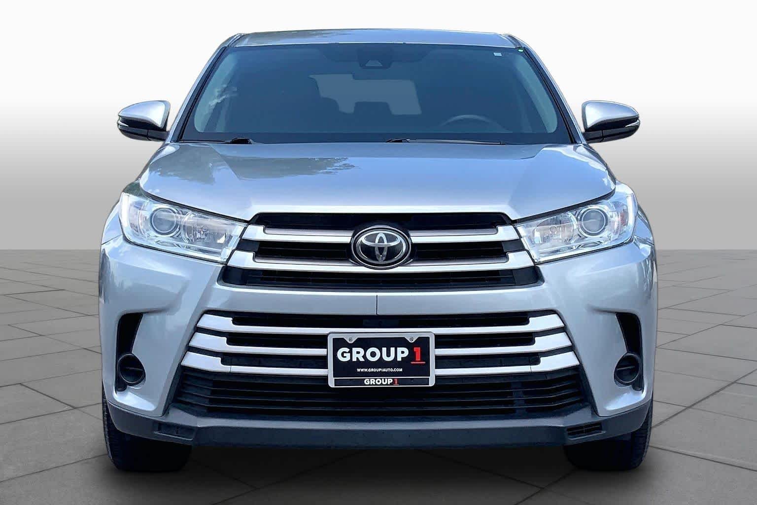 Used 2017 Celestial Silver Metallic Toyota LE image 4