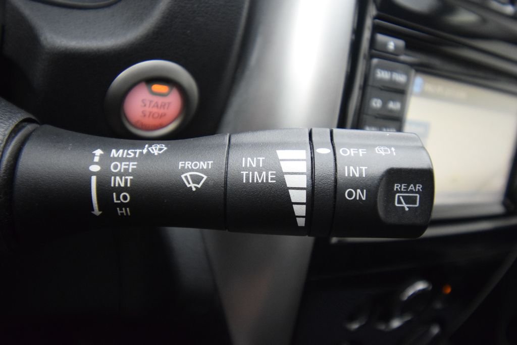 Used 2015 Black Nissan SL image 28