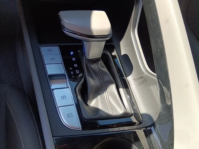 Used 2025 Blue Hyundai SEL Convenience image 17