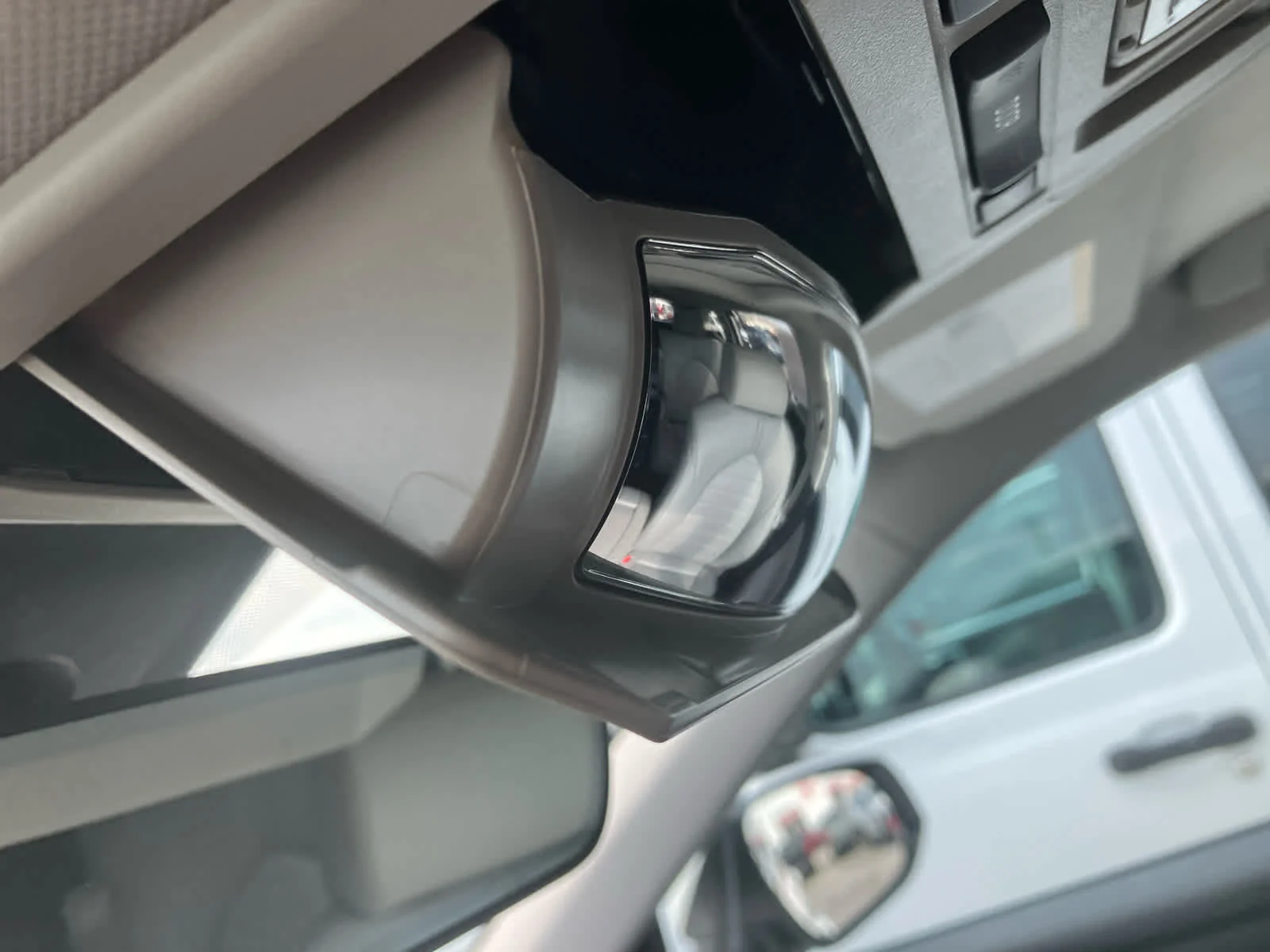 Used 2020 Blizzard Pearl Toyota XLE image 21