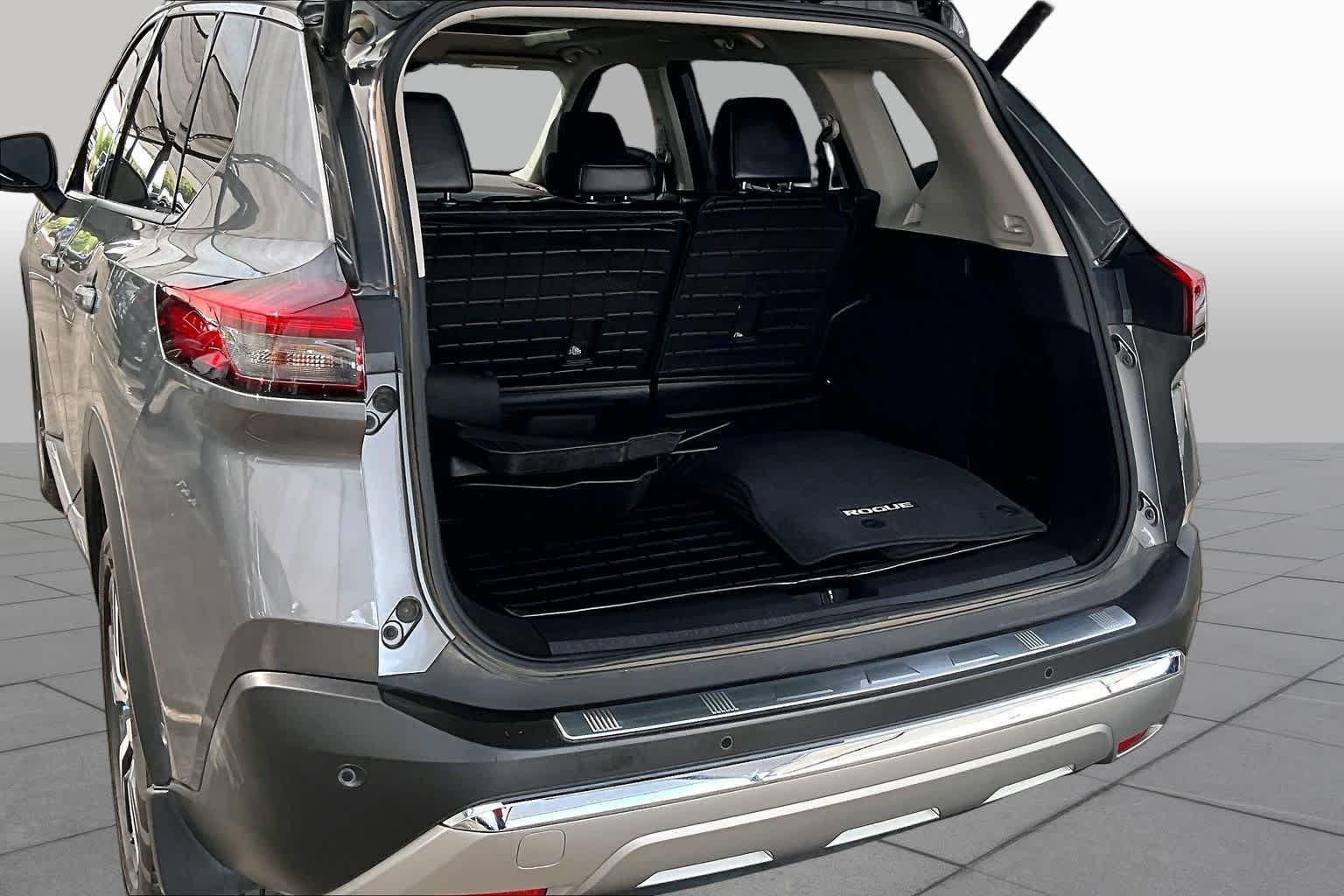 Used 2023 Gun Metallic Nissan Platinum image 37