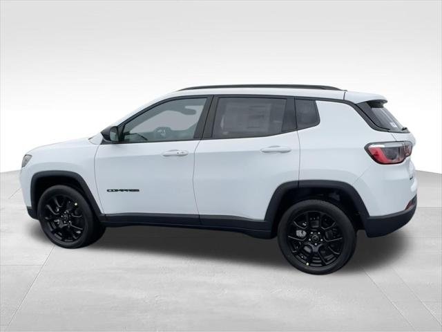 New 2026 Bright White Clearcoat Jeep Latitude image 5
