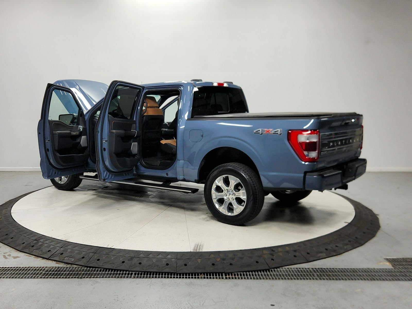 Used 2023 Azure / Gray Metallic Ford Platinum image 14