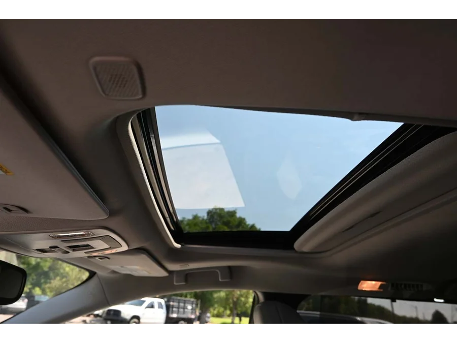 2025 Toyota Sienna XLE - Photo 32