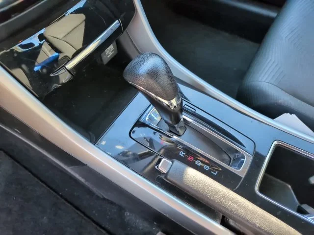 Used 2017  Honda LX image 20