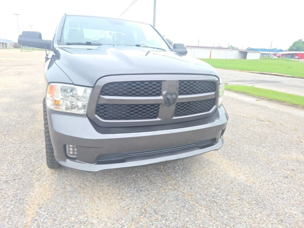 Used 2018 Gray Ram Express image 2