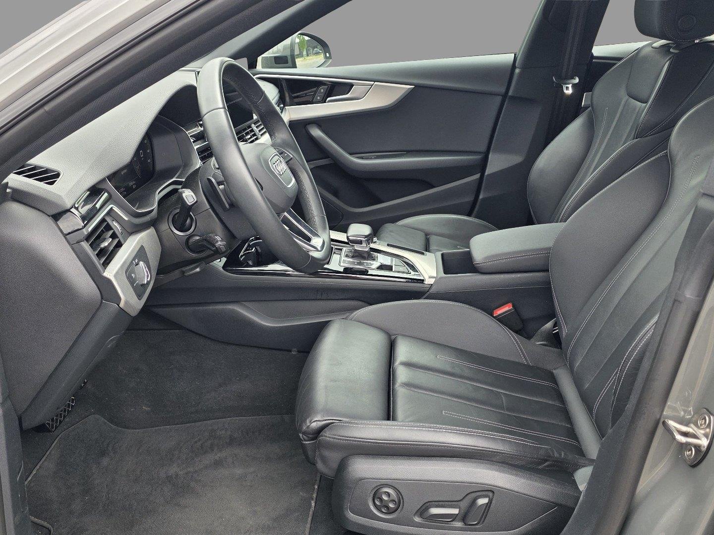 Used 2025  Audi S line Premium image 19