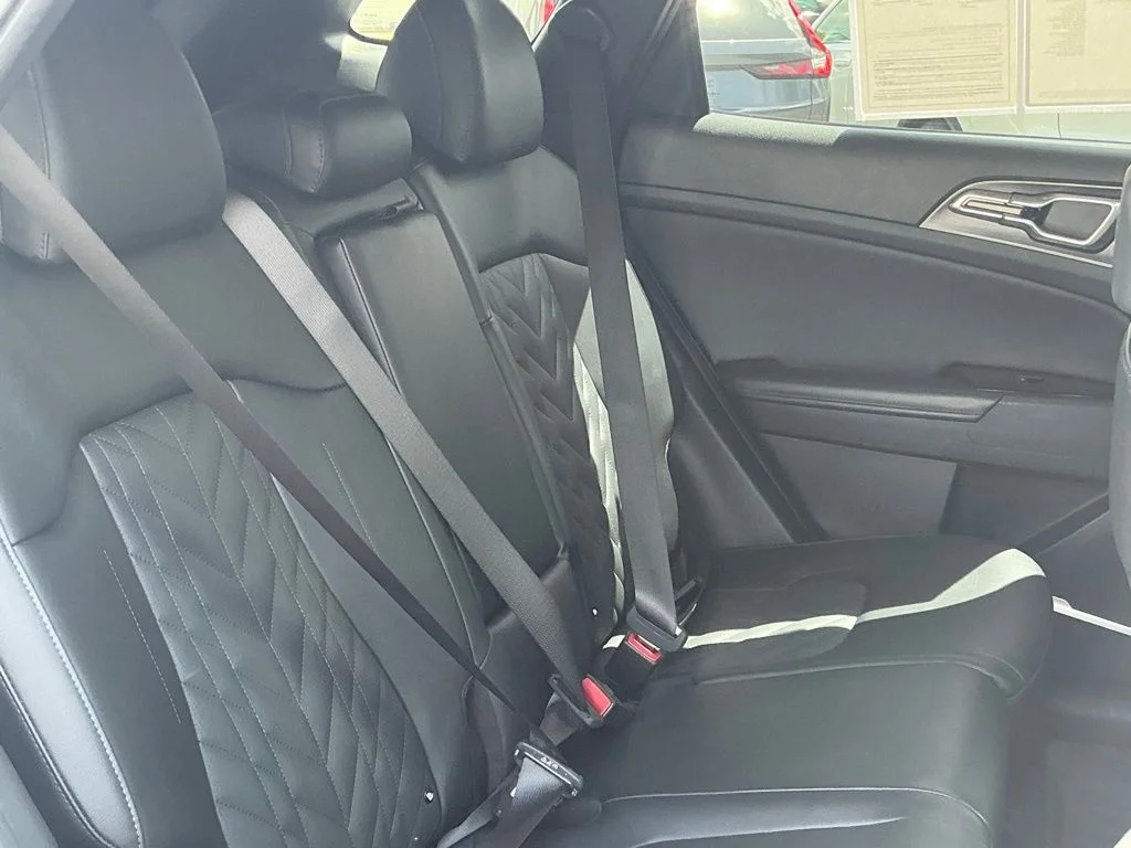 Used 2023 White Kia X-Line image 15